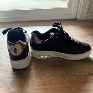 Sketchers Women's Street Uno - Shimmer Away Casual 7.5 Sneakers